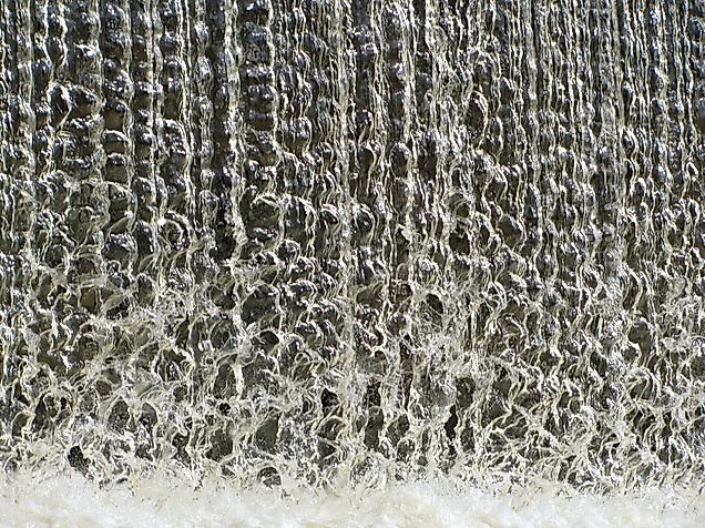 wasserfall-schleuse_c-pixabay-jingoba