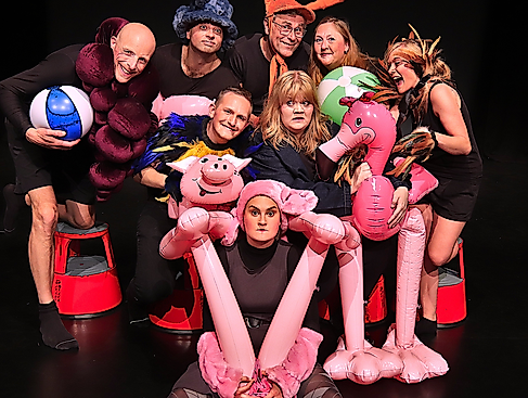 ALICE- eine absurd- fantastische Reise durchs Wunderland