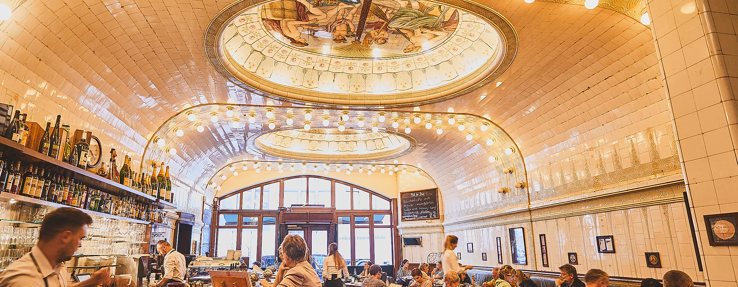 cafe-paris_c-2018-thisisjulia-photography-5