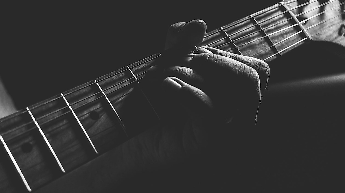 Gitarre@caio-silva-unsplas