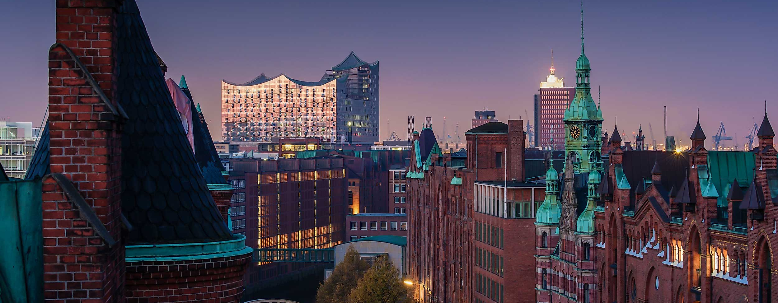 Elbphilharmonie und Speicherstadt in Hamburg