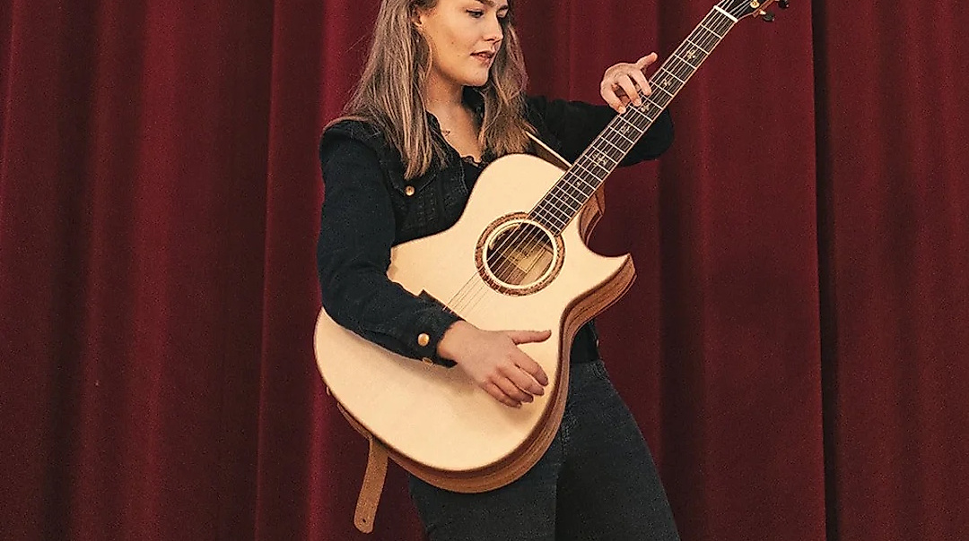 SOPHIE CHASSÉE (SINGER-/SONGWRITER)