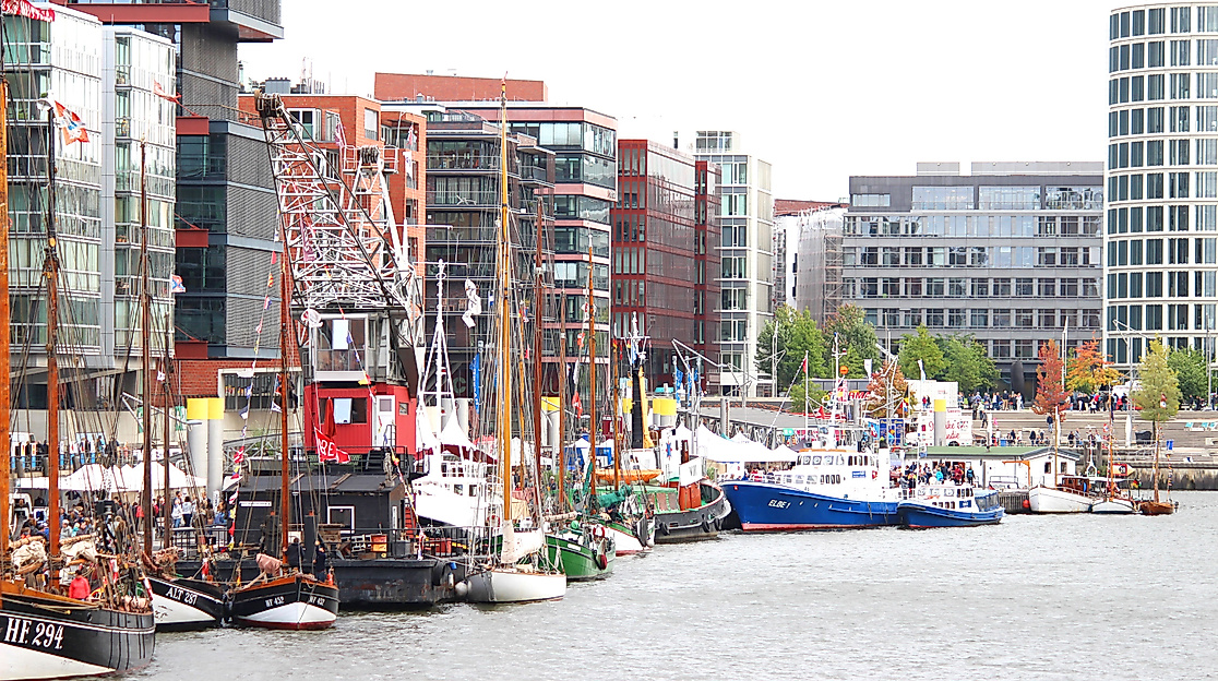 traditionsschiffhafen-im-sandtorhafen_c-shm-dirk-passehl-2