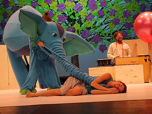 Funkelkonzert M / Elefant aus dem Ei