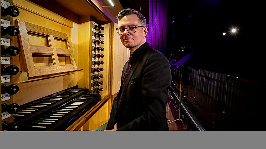 Organist Krysztof Urbaniak