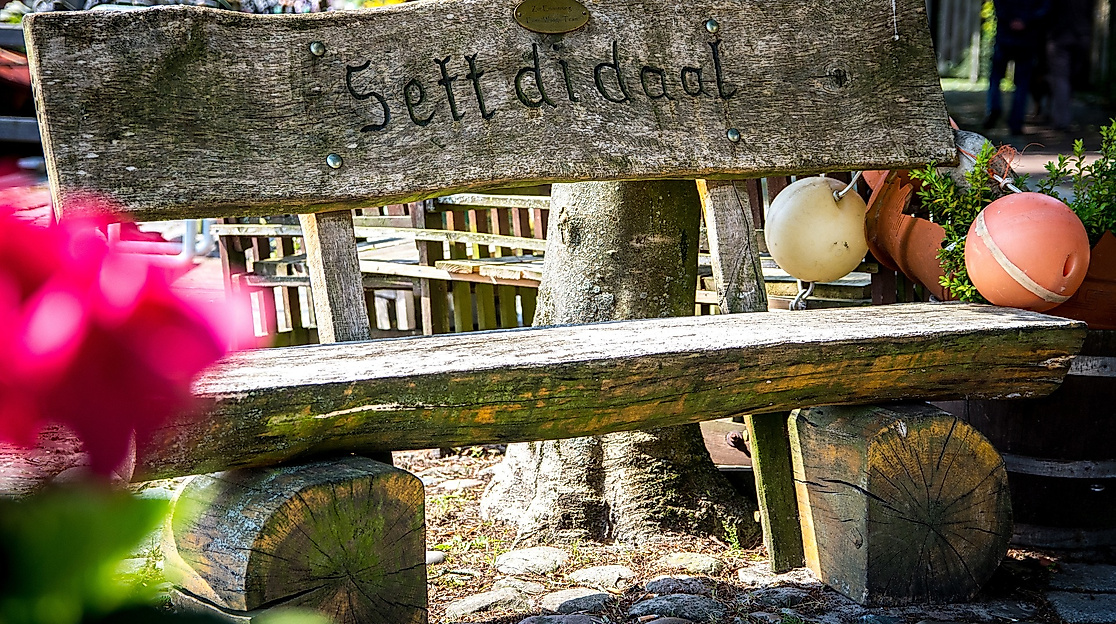 Neutral Bild Plattdeutsch Bank - CR Pixabay Tobias Albers-Heinemann