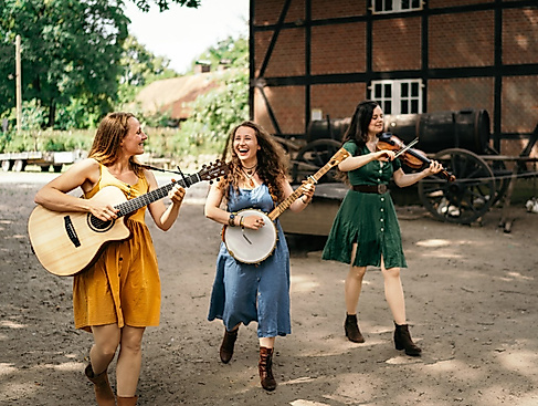 FolkyJune