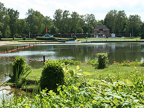 Farmsen summer swimming pool