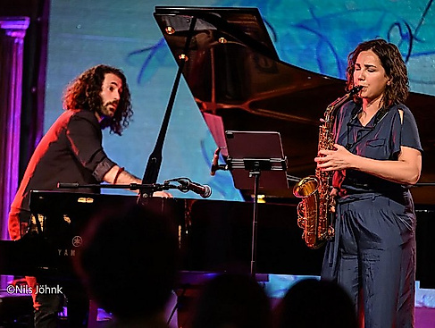 Asya Fateyeva - Around Bach