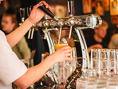 aalhaus-c-unsplash-louis-hansel_1