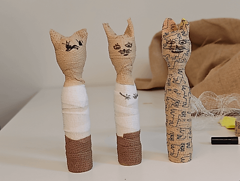 Antike Katzen-Mumien basteln