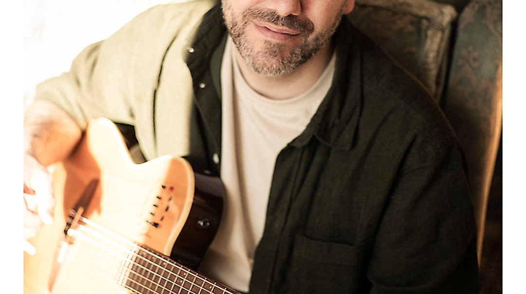 ANTOINE VILLOUTREIX (FR) F+K PRESENTS (CHANSON, FOLK POP)