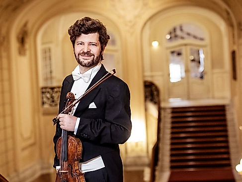 Weihnachtskonzert der Symphoniker Hamburg / Adrian Iliescu