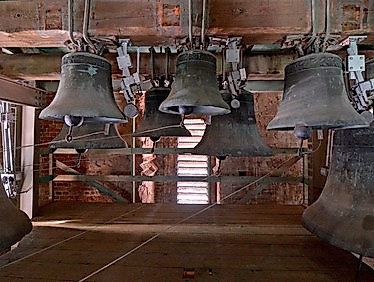 "Glocken-Spiel" Marienorganist Johannes Unger spielt österliche Melodien auf dem Glockenspiel im Süderturm