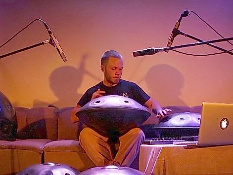 Louis L.: Klangwelten der Handpan
