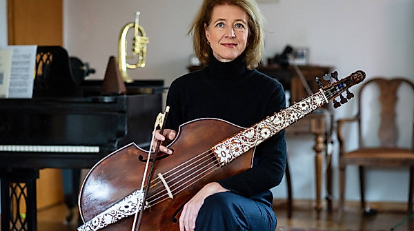 25-11-08 Hamburger Ratsmusik Simone Eckert privat