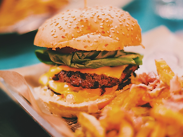 burger_c-al-nik-on-unsplash