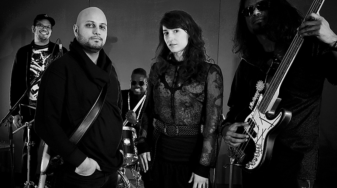 Die Band Mirage World