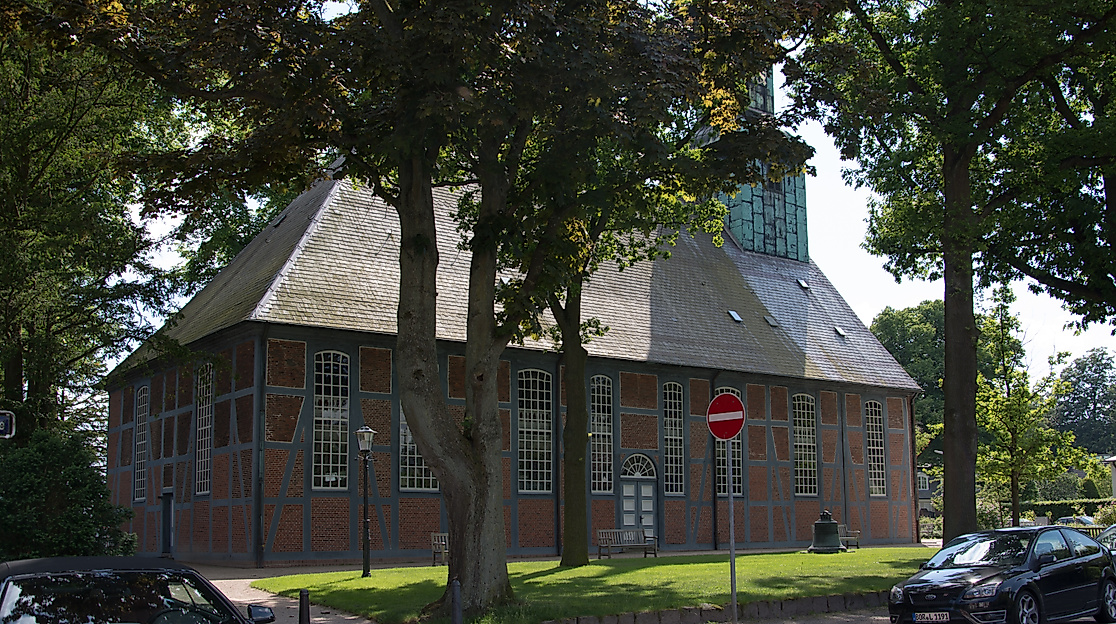 Nienstedtener Kirche