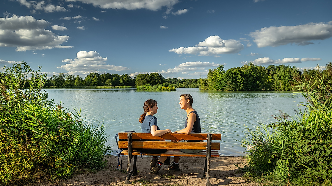 Meissendorf_Meissendorfer_Teiche_Bank_Pause_ccbysa_Dominik_Ketz_20220822_20 (1)