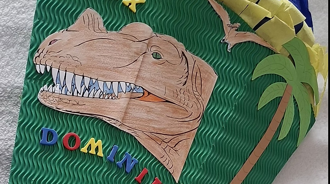 Sie sehen den Ausschnitt einer Schultüte.