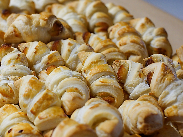 croissants_c-unsplash-markus-sandhofer