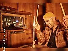 Cosmo Klein & The Campers - Jumping Bird