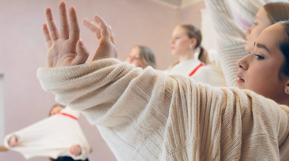 Tanztheater ICH: Zwischen Heimat und Zuhause