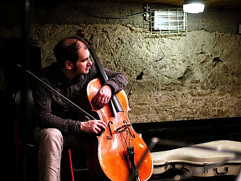 Christoph Schenker - 1 Cello - 12 Cellisten?!
