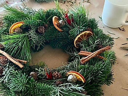 Adventskranzbinden