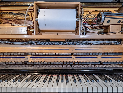 welte-klavier_detail-oben-mit-rolle-frontal-c-andreas-torneberg