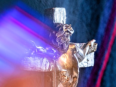 Altarkreuz der Vicelinkirche