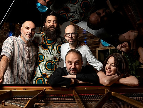 Alina Bzhezhinska & Tony Kofi / Moisés P. Sánchez