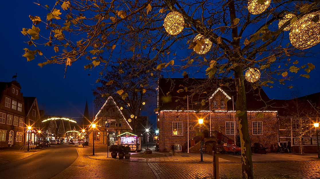 Weihnachtliche Stadtführung durch die historische Altstadt im Nordseebad Otterndorf