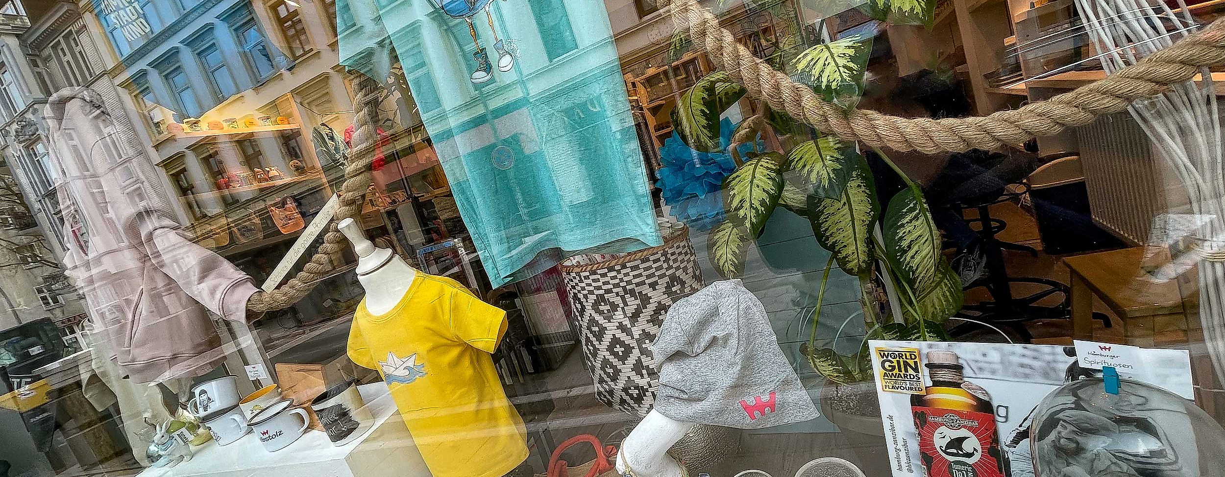 elbstolz-schaufenster-komplett-von-rechts_1