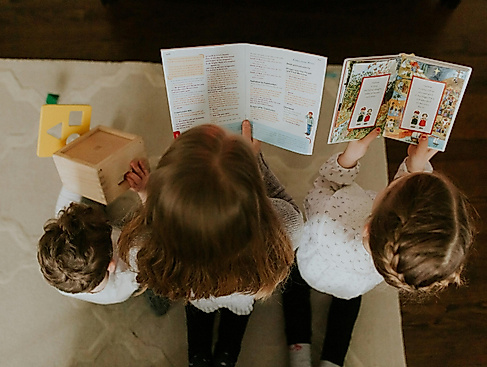 Bilderbuchreise mit der kleinen Raupe Nimmersatt