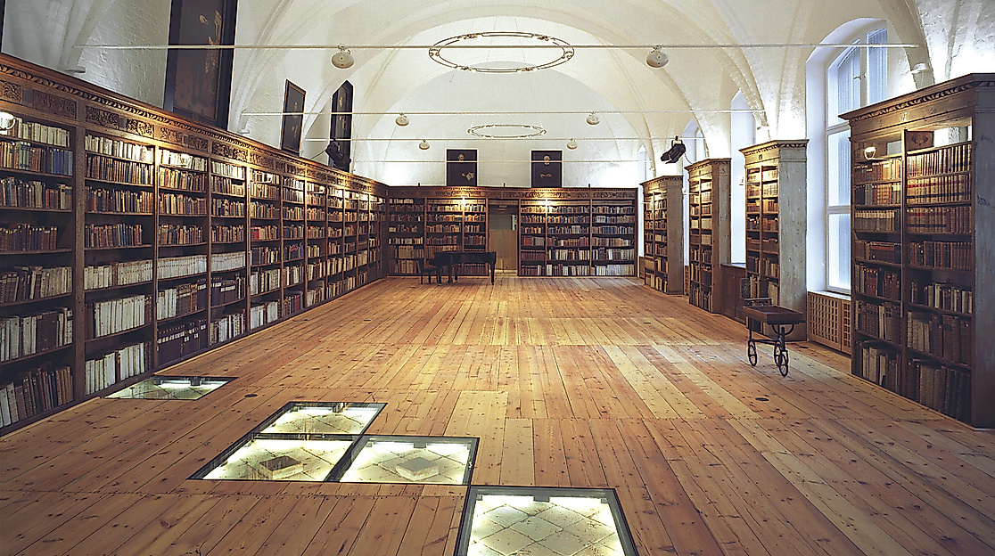 Zweisprachige Führung durch die historischen Säle auf Deutsch und Türkisch