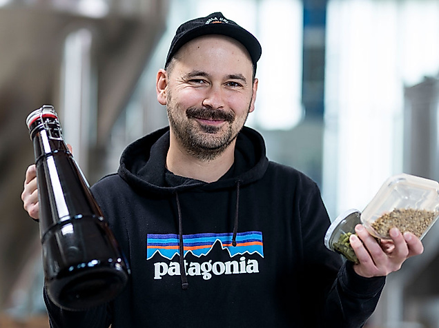 Brauer Stefan Schroeer von der Brauerei Superfreunde in Hamburg