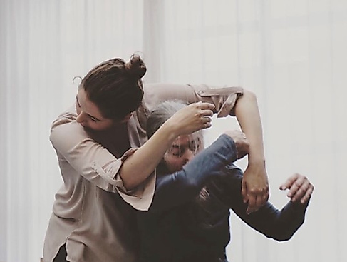 Tanzworkshop für Mütter und Großmütter