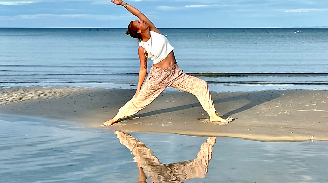Strandyoga an der Ostsee Scharbeutz