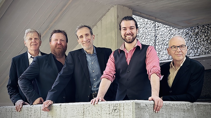 BERLIN 21 STREETWORKERS mit Emil Wahlgren - Konzert