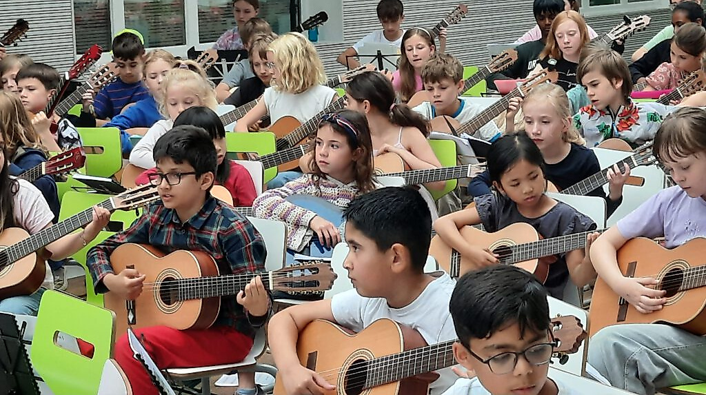 Kinder des Projektes Gitarre Billstedt
