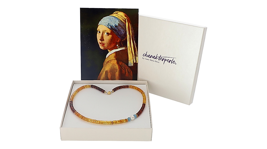 Gemälde von Jan Vermeer &quot;Mädchen mit der Perle&quot; als Edelsteinkette umgesetzt.