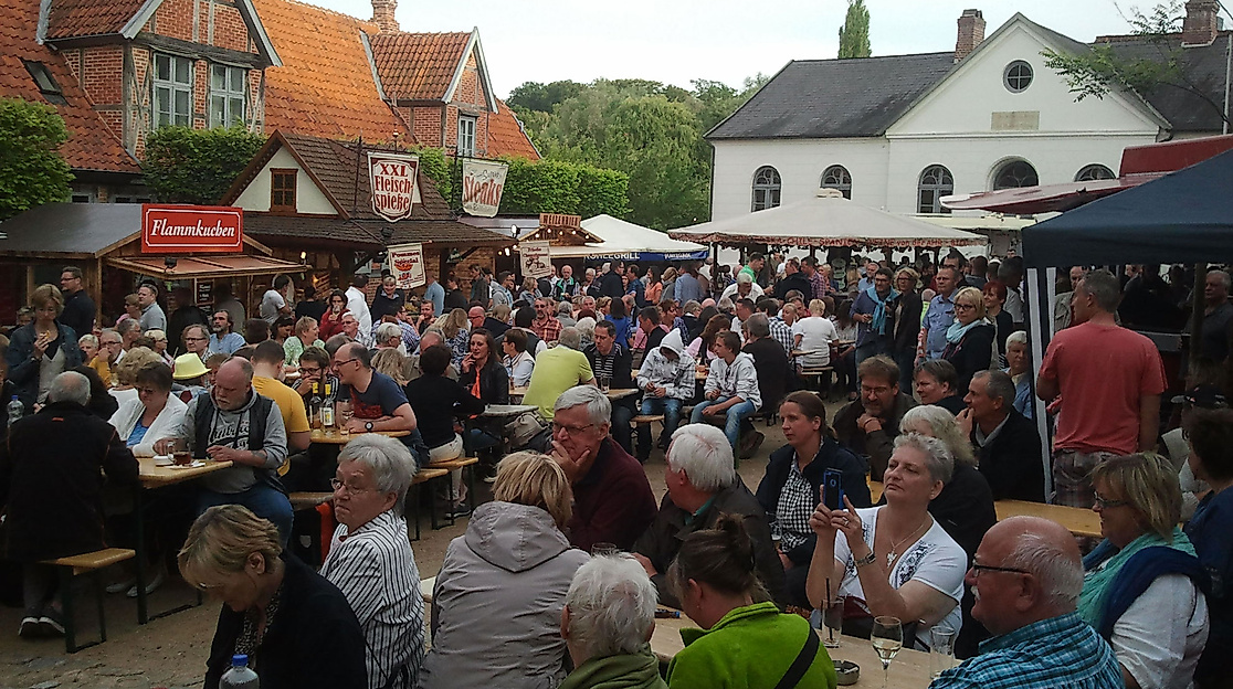 25. Möllner Weinfest