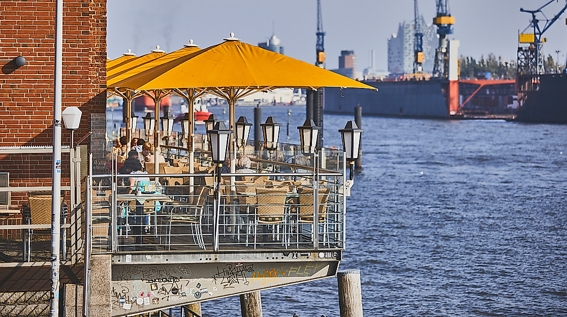 Essen und Trinken mit Elbblick – Top 10 Restaurants & Cafés zum Schiffe ...