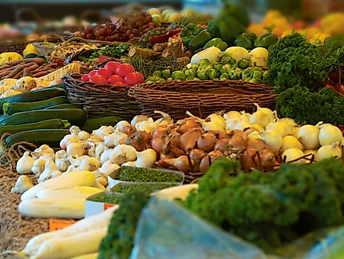 Wochenmarkt mit regionalen Frischeprodukten