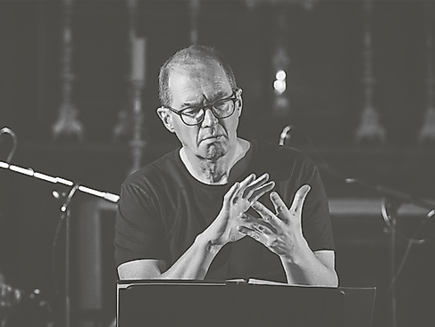 MW26_7_Feel_the_Music_2_700x420