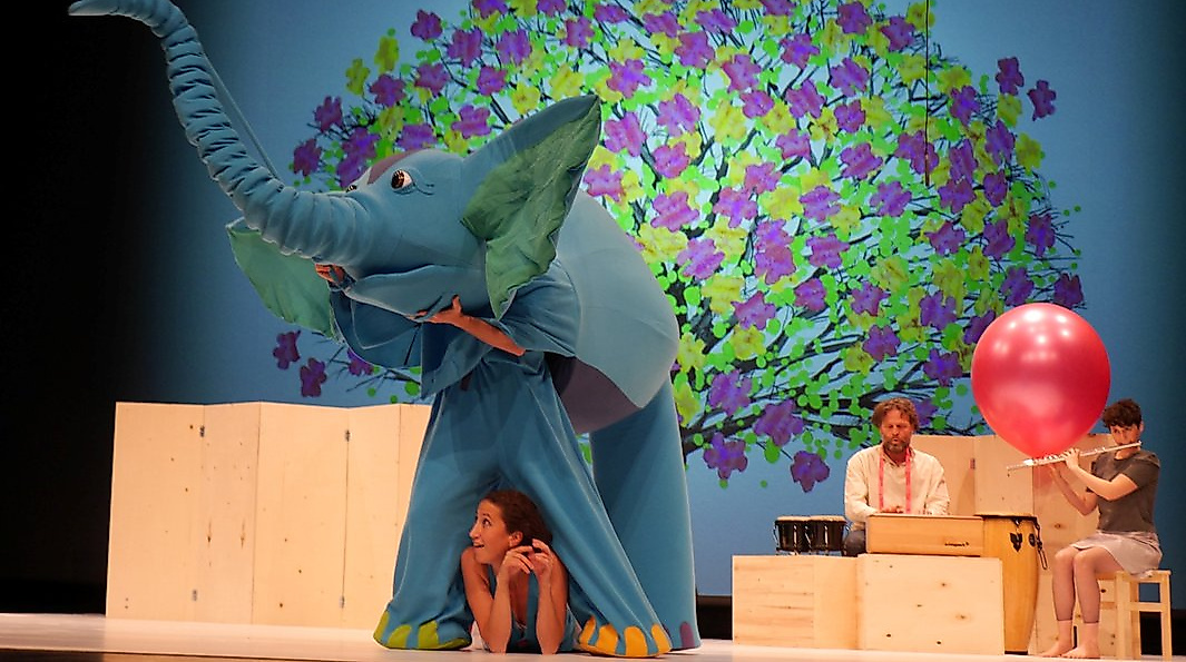 Funkelkonzert M / Elefant aus dem Ei