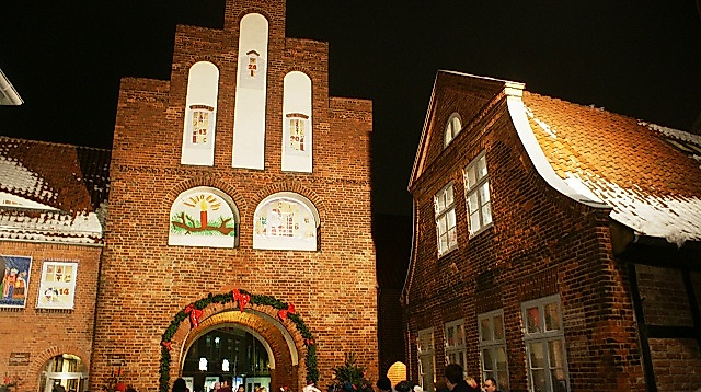 Riesen-Adventskalender Kremper Tor