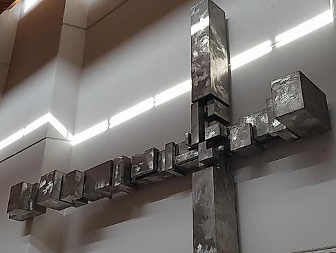 Liegendes Kreuz, Lichtstrahl